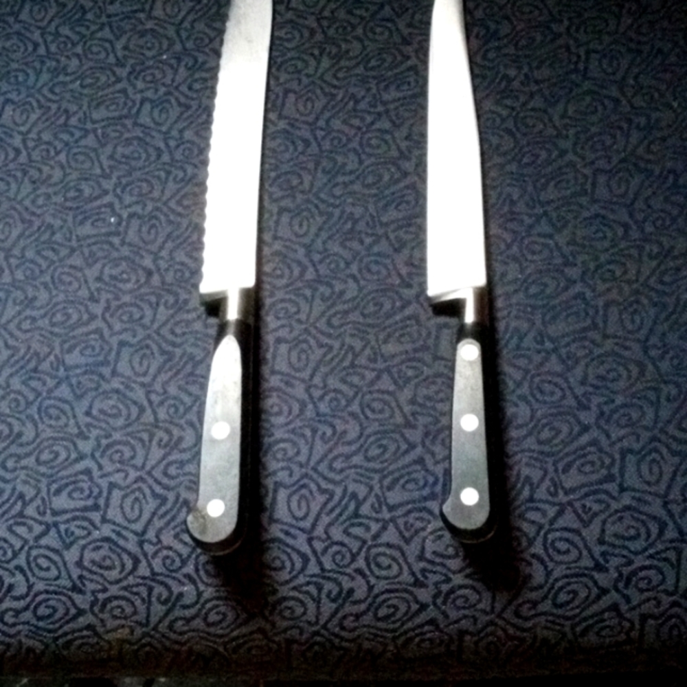 J A Henkels  cutlery knives. Made in Spain. For carving and slicing. 8 i…